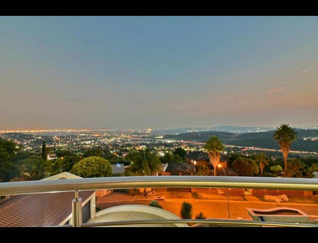 6 BEDROOM HOUSE FOR SALE IN GLENVISTA